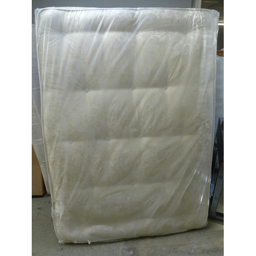 1680 - A kingsize mattress