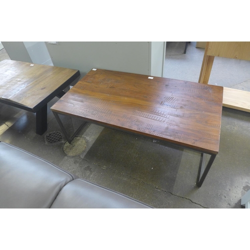 1784 - A pine coffee table