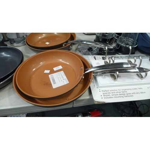 3343 - Gotham Pro Pan Set 2Pk    * This Lot Is Subject To Vat (Ajs6-142)