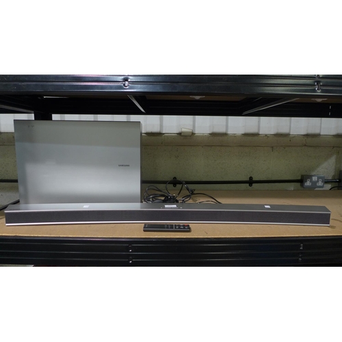 3064 - Samsung Curved Sound System (model:- HW-J600 QR/XU), Rrp £269.99 + Vat - with remote  * This Lot Is ... 