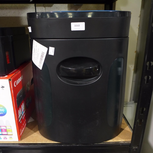 3068 - Royal 1216Mx Shredder     * This Lot Is Subject To Vat