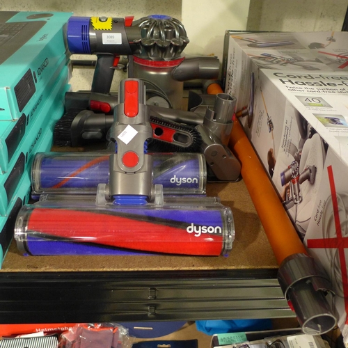 3089 - Dyson V8 Absolute Vacuum Cleaner with Charger, Mount & five accessories, RRP £429.99 + VAT         (... 