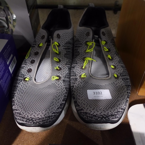 3102 - Skechers Go Walk 4 trainers (no laces) size 9      (Ajs6-311)  * This lot is subject to VAT