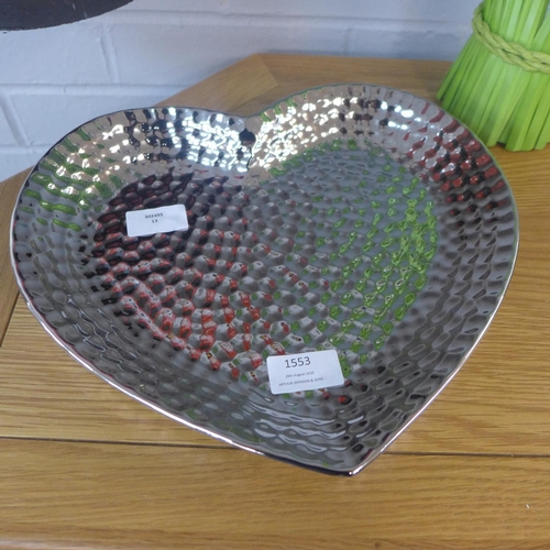 1327 - A silver ceramic dimple effect heart shaped dish (1784106)   #