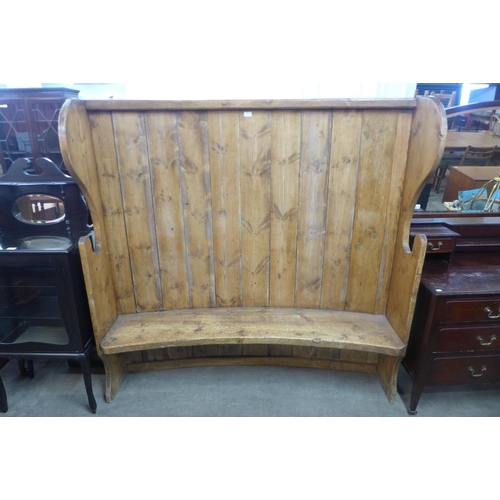 171 - A 19th Century style pine bacon settle