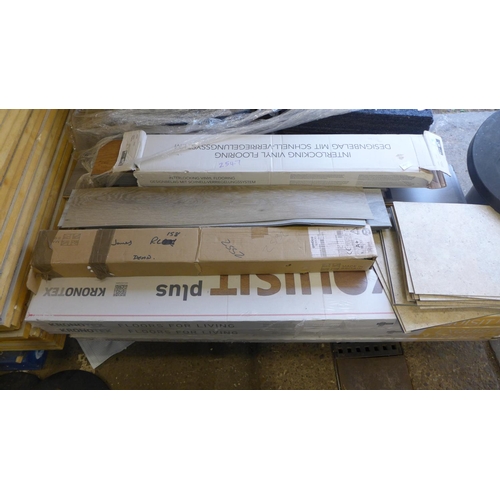 2507 - Large qty. of laminate & vinyl flooring including Kronotex