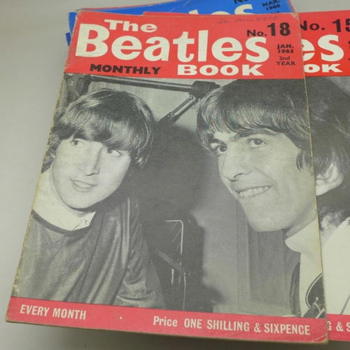 633 - The Beatles Monthly magazines (24)