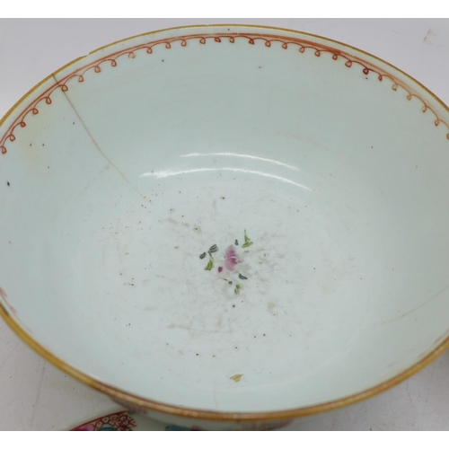 663 - A pair of Chinese porcelain dishes, a tea bowl and sugar basin, a/f