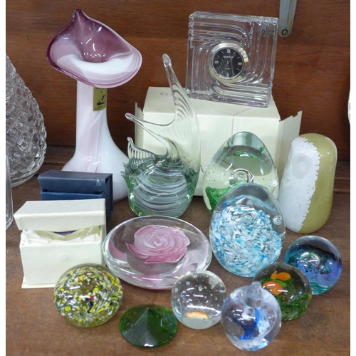 709 - Paperweights and other glass