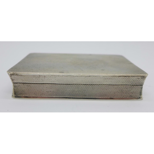 879 - A silver box, 100g, 84mm x 52mm