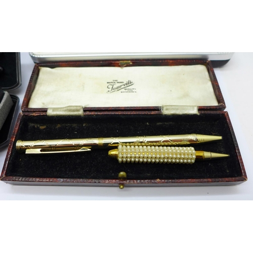 908 - Assorted pen sets including Autograph with 22ct gold plated nibs