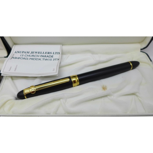 908 - Assorted pen sets including Autograph with 22ct gold plated nibs