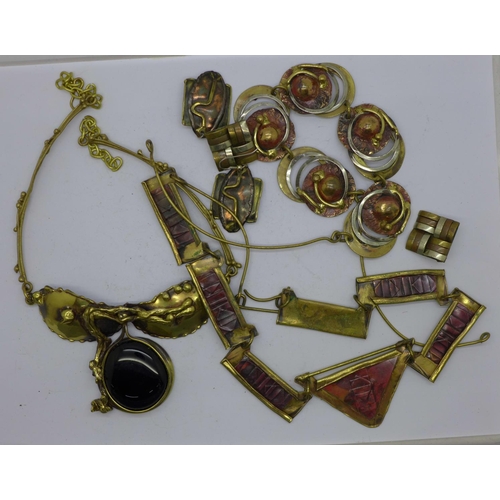 923 - Arts and Crafts jewellery