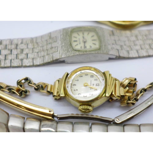 933 - Lady's and gentleman's wristwatches