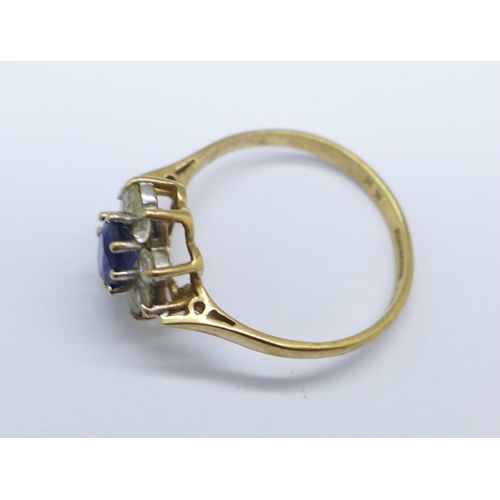 967 - A 9ct gold, blue and white stone cluster ring, 2.4g, R