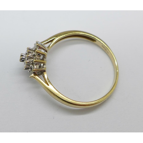 984 - A 9ct gold, diamond cluster ring, 1.6g, N