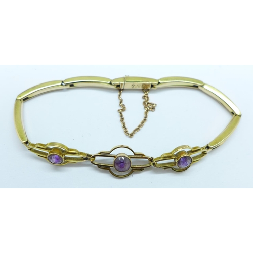 992 - A 9ct gold and amethyst expanding bracelet, 9.7g