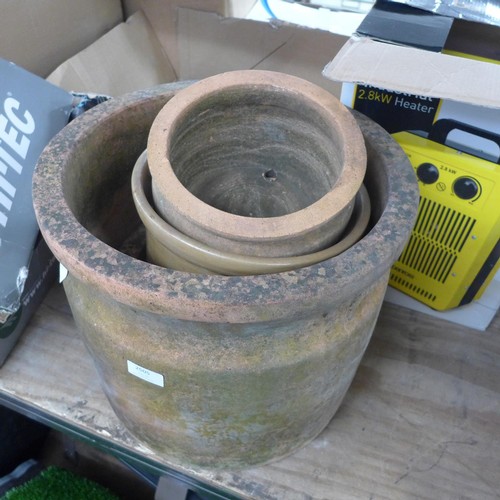 2505 - 3 Terracotta plant pots - various sizes - plus 1 glazed