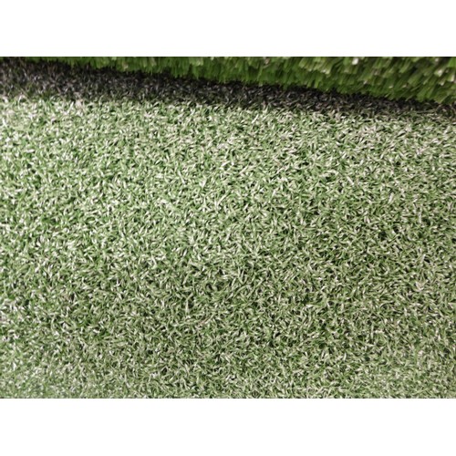 2499 - Roll of artificial grass - 4m x 4m - 16 sq. mtrs