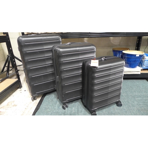 3160 - An American Tourister 3 pc H'Side Spinner Set of Cases (200-107)* This Lot Is Subject To Vat