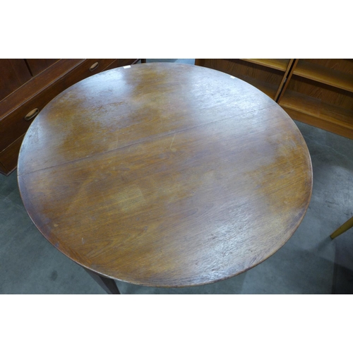 148 - A Danish Henry Rosengren Hansen for Brande Mobelindustri teak extending dining table