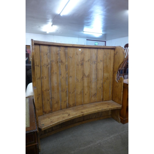 171 - A 19th Century style pine bacon settle