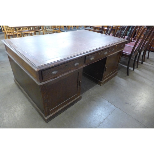 64 - A Victorian oak partners desk