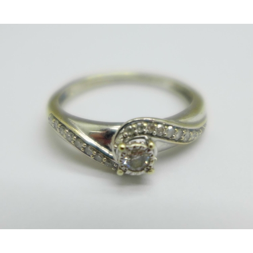 1025 - A 9ct white gold and diamond ring, 2.2g, L