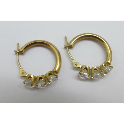 1030 - A pair of 9ct gold earrings, 1.3g