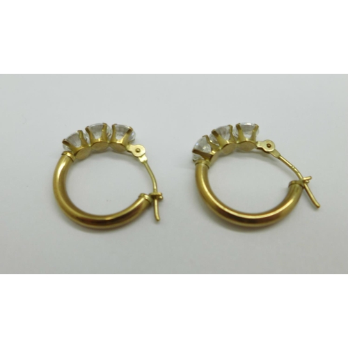 1030 - A pair of 9ct gold earrings, 1.3g