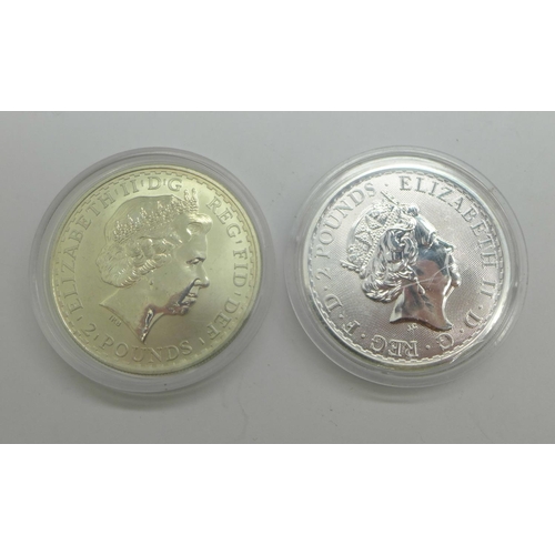 1059 - Two one ounce fine silver Britannia £2 coins, 2004 and 2018