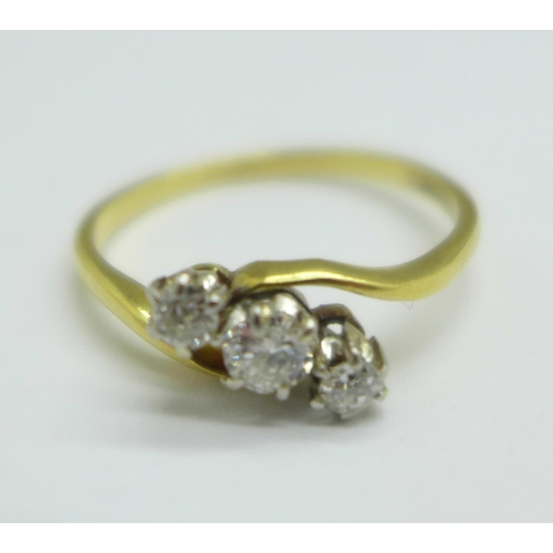 1092 - An 18ct gold, three stone diamond trilogy ring, 2.7g, R