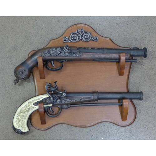 1104 - Replica dualling pistols