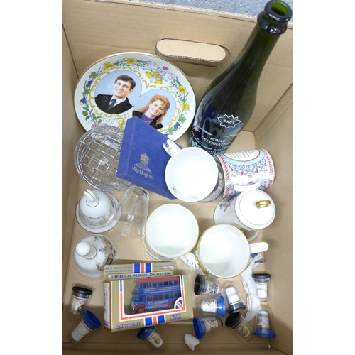 1129 - A box of Royal memorabilia **PLEASE NOTE THIS LOT IS NOT ELIGIBLE FOR POSTING AND PACKING**