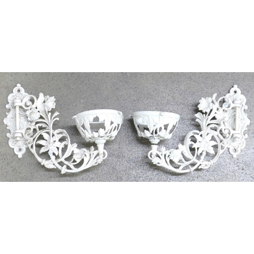 1151 - A pair of wall bracket plant holders