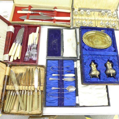 1158 - Boxed sets of cutlery **PLEASE NOTE THIS LOT IS NOT ELIGIBLE FOR POSTING AND PACKING**