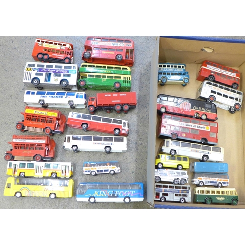 718 - Matchbox Models of Yesteryear, EFSL and other die-cast model coaches (26)