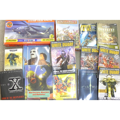 726 - Vintage Warhammer books, magazines and games and an Airfix Boeing AH64 Apache