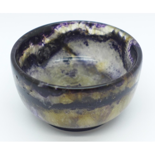 787 - A Blue John bowl in Odin vein by Andrew Elliot, diameter 62mm, height 35mm