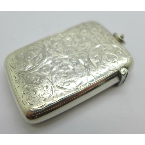 832 - A silver vesta case, with inscription dated 1905, 28g