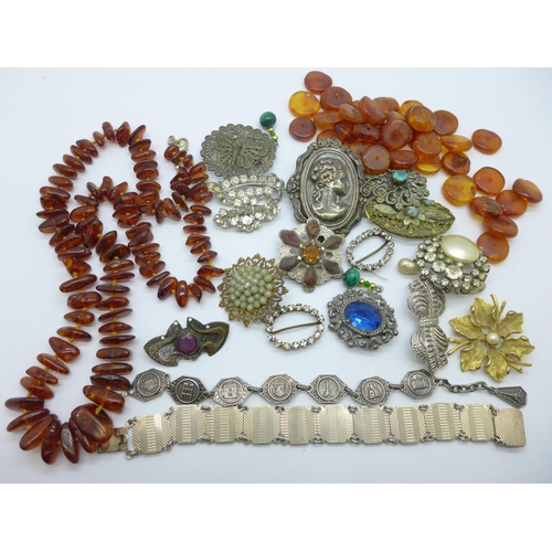 835 - Vintage jewellery including amber, amber beads to be re-strung and a silver bracelet, (Art Nouveau b... 