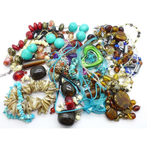 847 - Assorted glass and gemstone jewellery, etc.