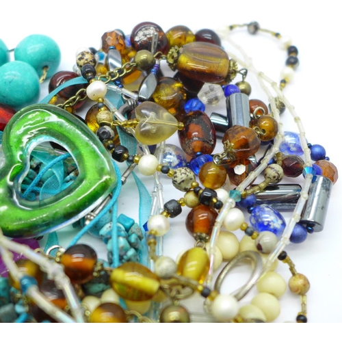 847 - Assorted glass and gemstone jewellery, etc.