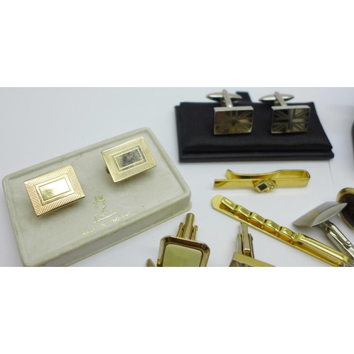 850 - A collection of cufflinks and tie-pins