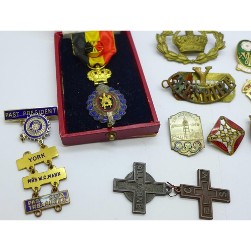 856 - A Belgian medal, other medals and badges including Butlins Clacton