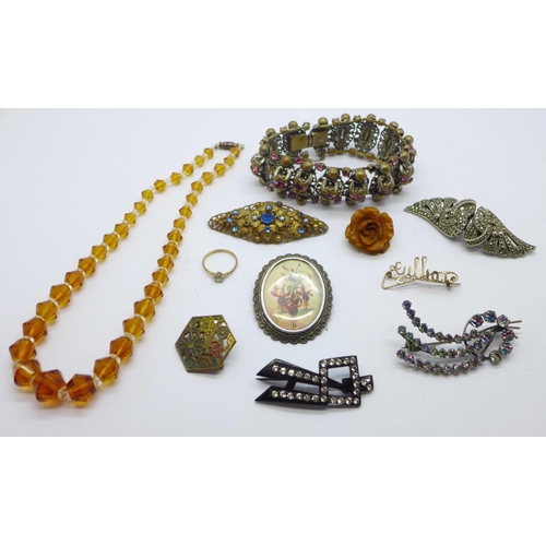 857 - Vintage jewellery