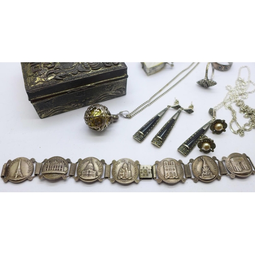 884 - Silver and other jewellery in an oriental jewellery box