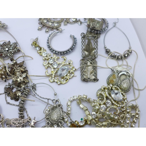 892 - Paste set costume jewellery