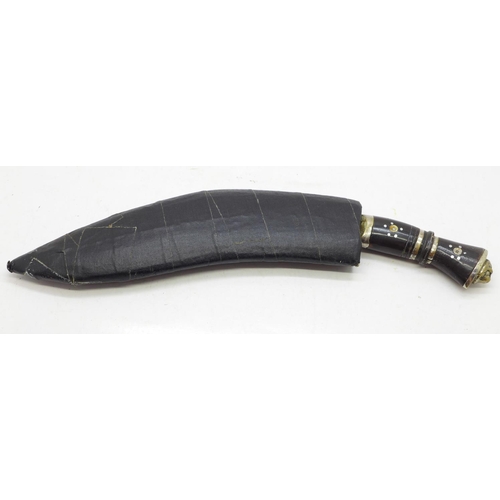 902 - An Indian kukri with scabbard