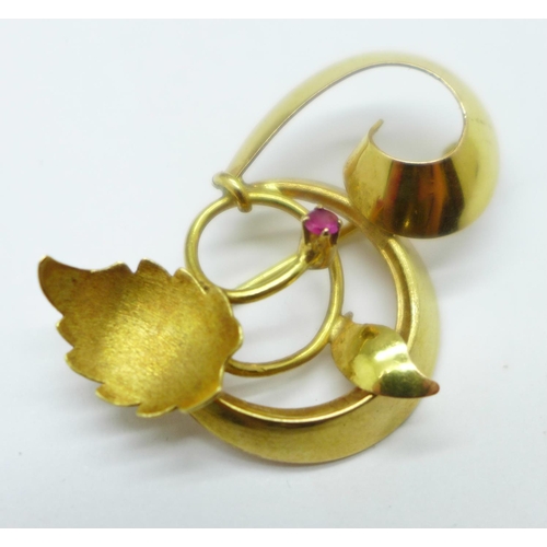 954 - An 18ct gold brooch, 4.8g